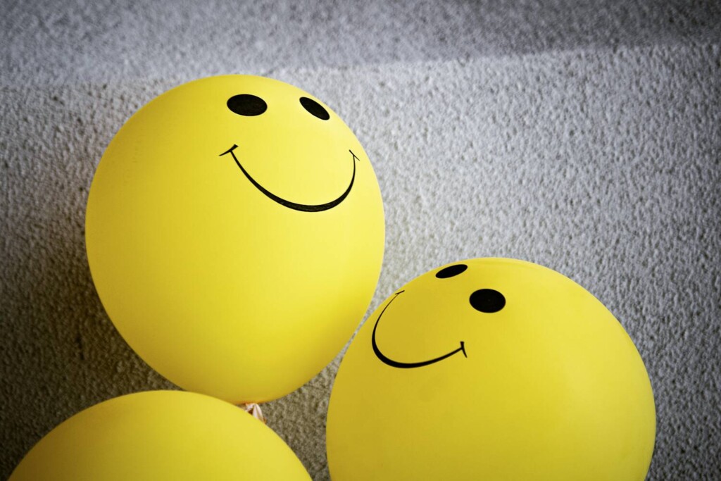 Keltaisia smile ilmapalloja